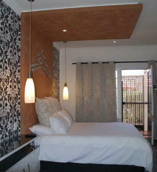 标准工作室, Knysna Inn