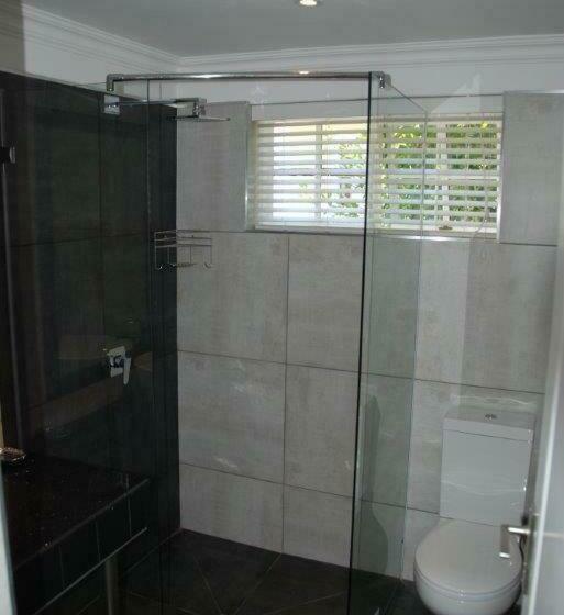 标准工作室, Knysna Inn