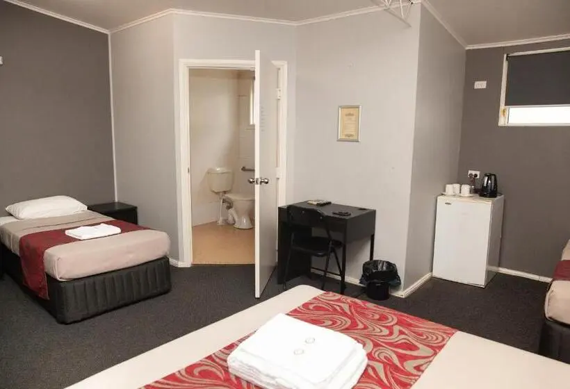 スタンダード4人部屋, Royal Hotel Singleton