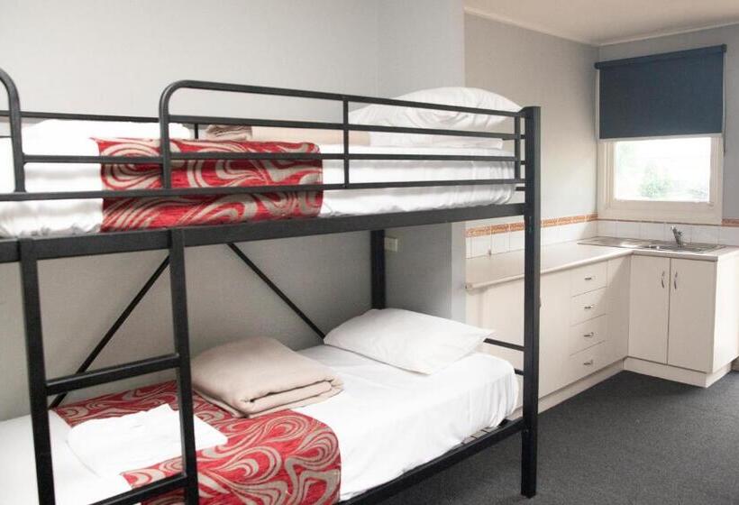 Семейный Номер Deluxe, Royal Hotel Singleton
