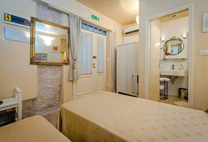 스탠다드 룸, Guest House Sotto I Volti Centro Storico