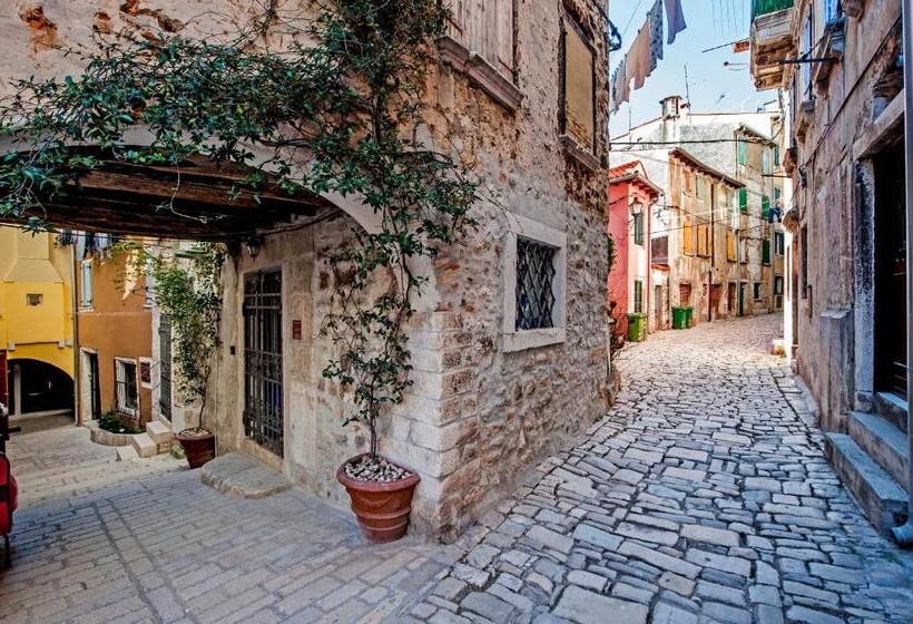 Студия Стандарт, Guest House Sotto I Volti Centro Storico