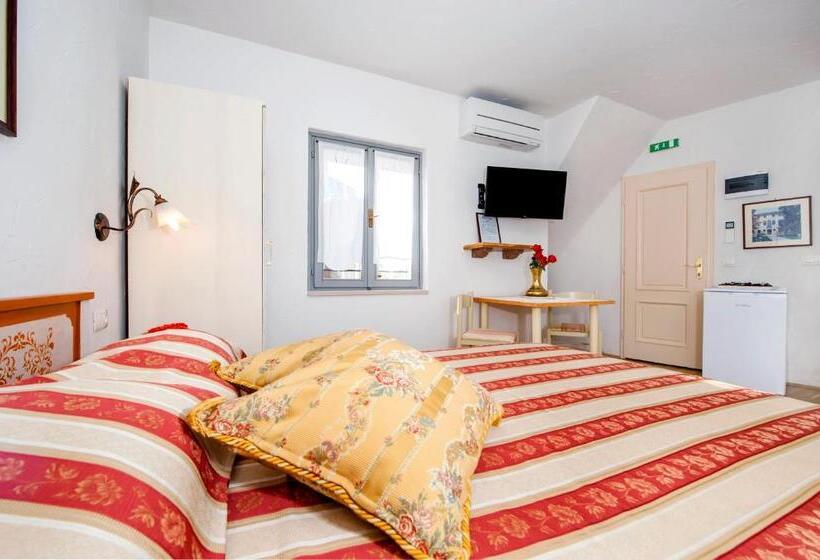 Студия Стандарт, Guest House Sotto I Volti Centro Storico