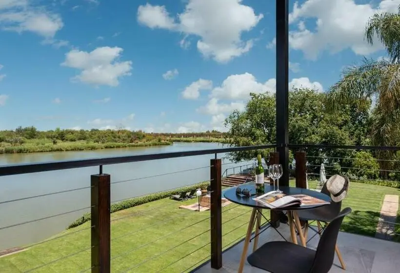 Deluxe-huone, River Place Manor