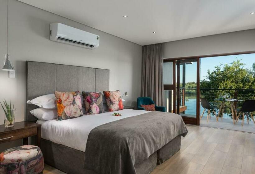 デラックスルーム, River Place Manor