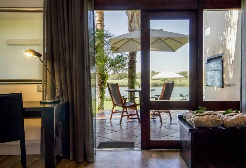 デラックスルーム, River Place Manor