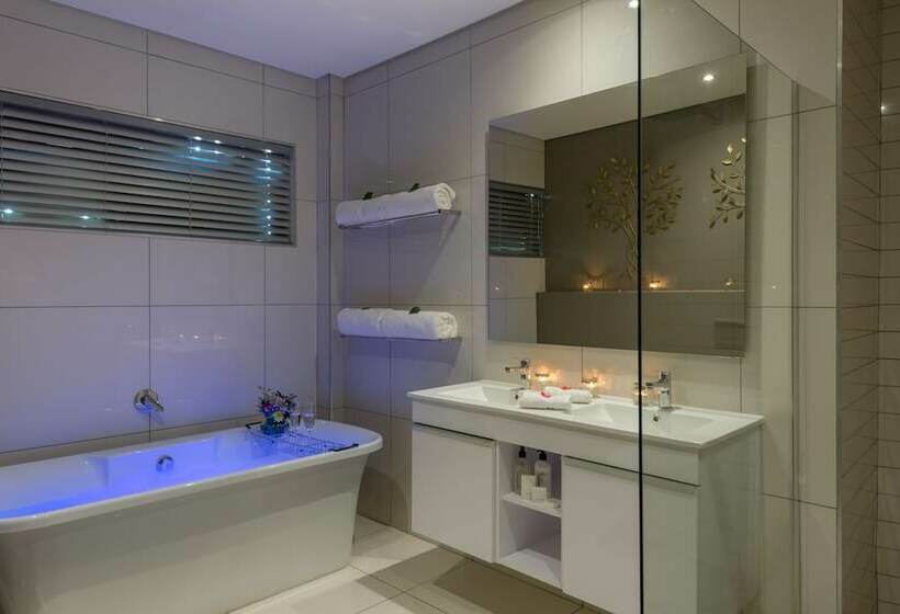 Семейный Номер, River Place Manor