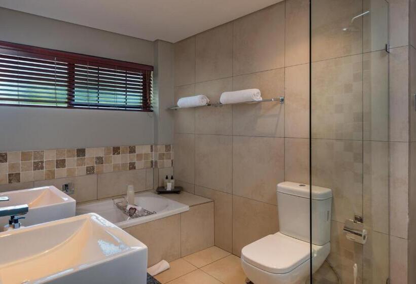 Номер Superior, River Place Manor