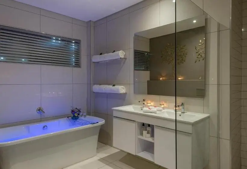 Superior-huone, River Place Manor