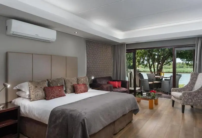 Superior-huone, River Place Manor
