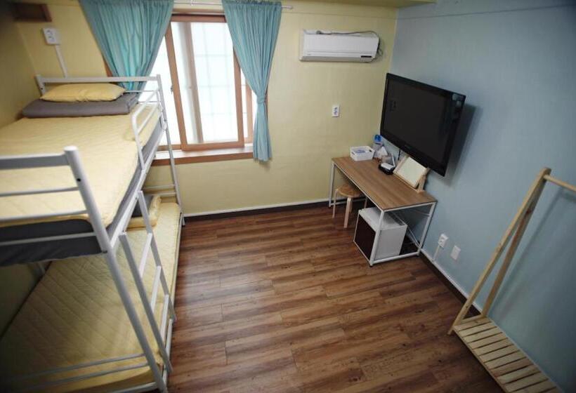 חדר אקונומי, Yeosuro Guesthouse   Hostel