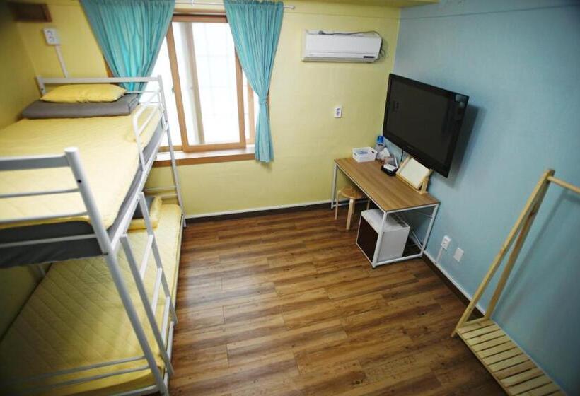 חדר אקונומי, Yeosuro Guesthouse   Hostel