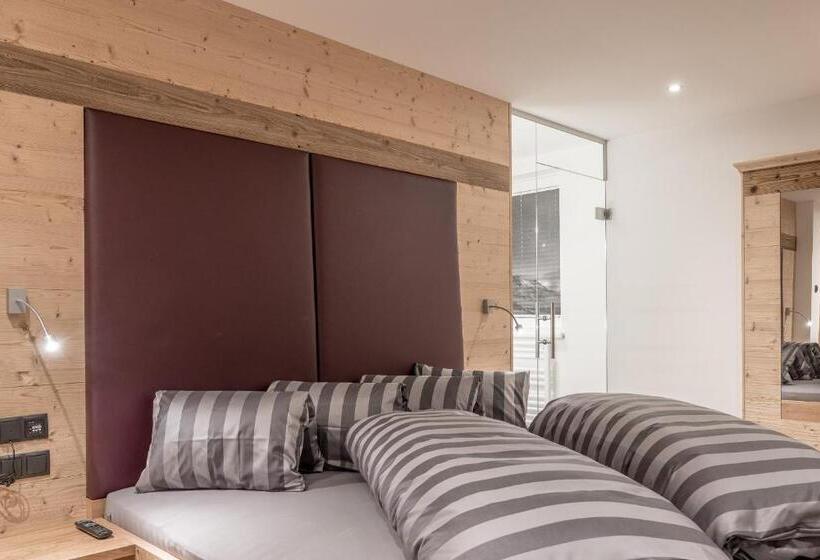 Quarto Deluxe com Sacada, 4 Sterne Superior Mühle Resort 1900   Adults Only