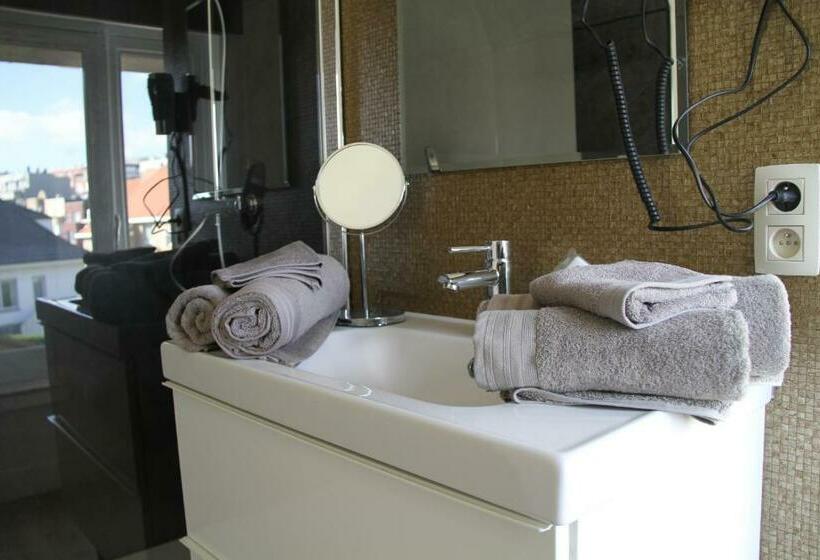 اتاق سوپریور سه تخته, Amylia