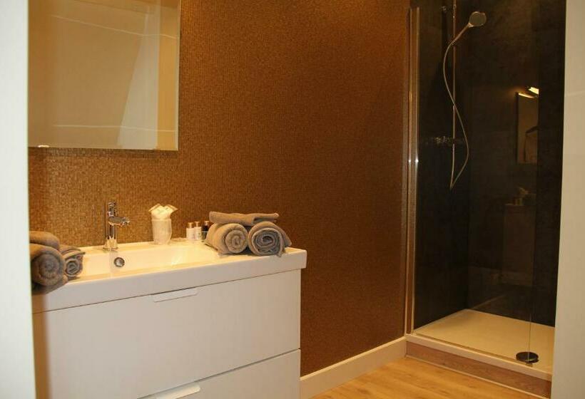 اتاق سوپریور سه تخته, Amylia