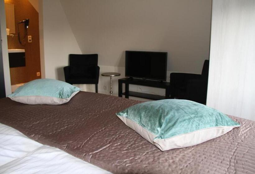 اتاق سوپریور, Amylia