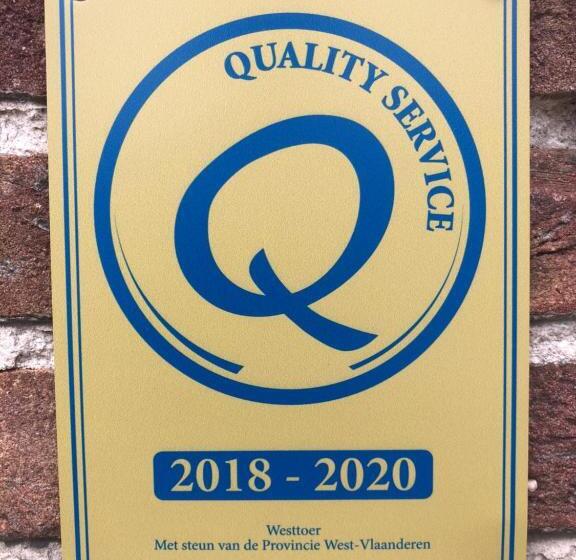 Economy Triple Room, Amylia