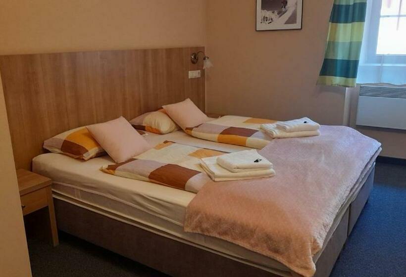 غرفة قياسية, Jázmin Panzió Közös Konyhával