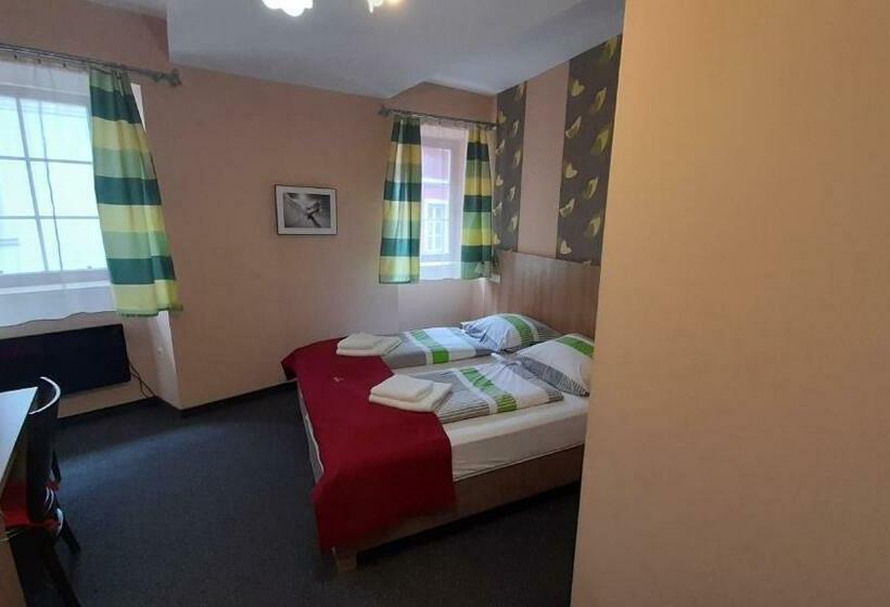 غرفة قياسية, Jázmin Panzió Közös Konyhával