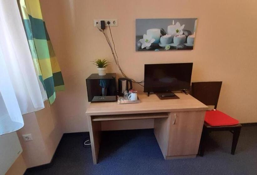 غرفة قياسية, Jázmin Panzió Közös Konyhával