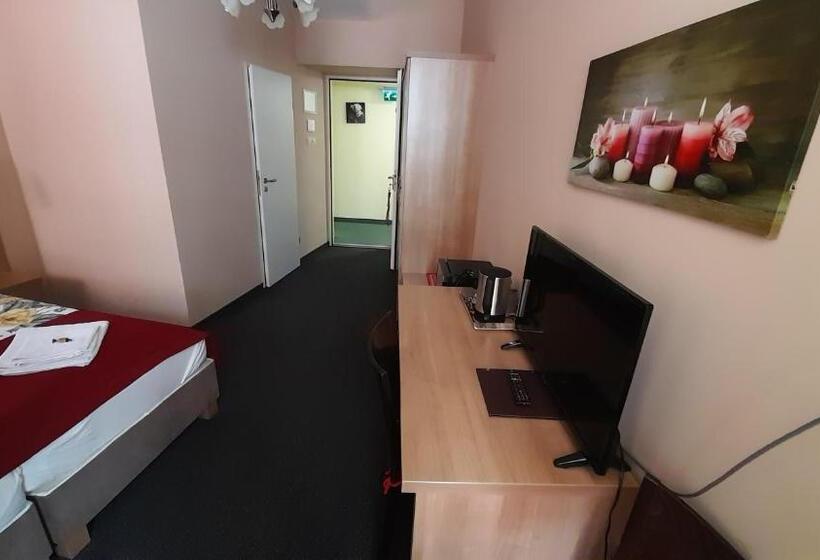 غرفة قياسية, Jázmin Panzió Közös Konyhával