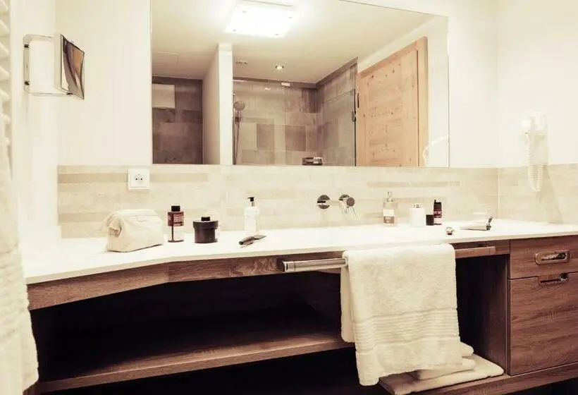 Superior-huone Parveke, Biohotel Bergzeit