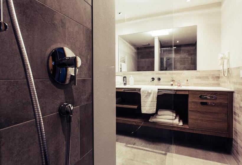 Люкс Семейный 2 Спальни, Biohotel Bergzeit