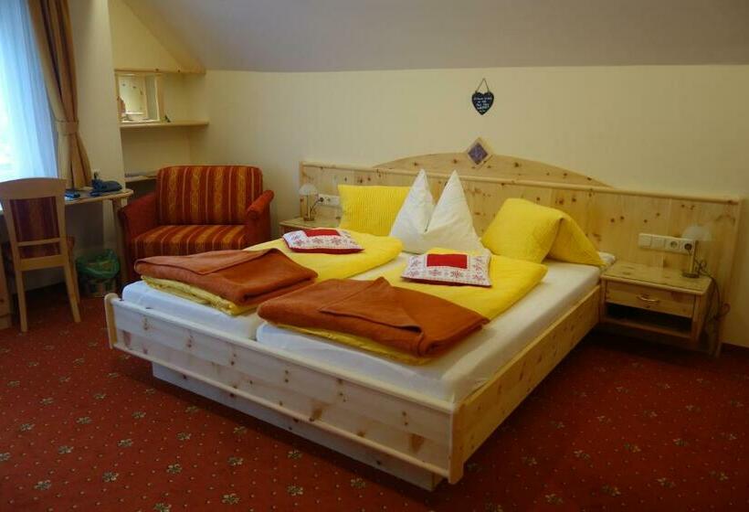 غرفة ديلوكس رباعية, Edelsteinhotel Guniwirt