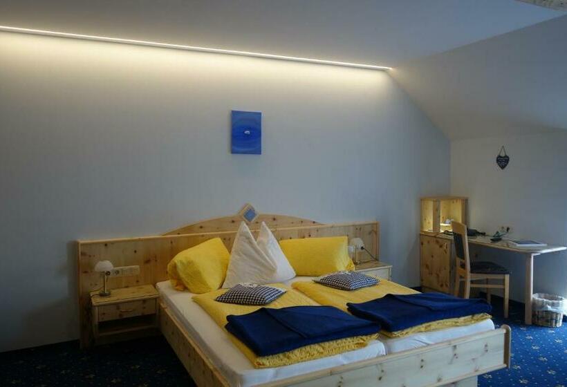 Четырехместный Номер Deluxe, Edelsteinhotel Guniwirt