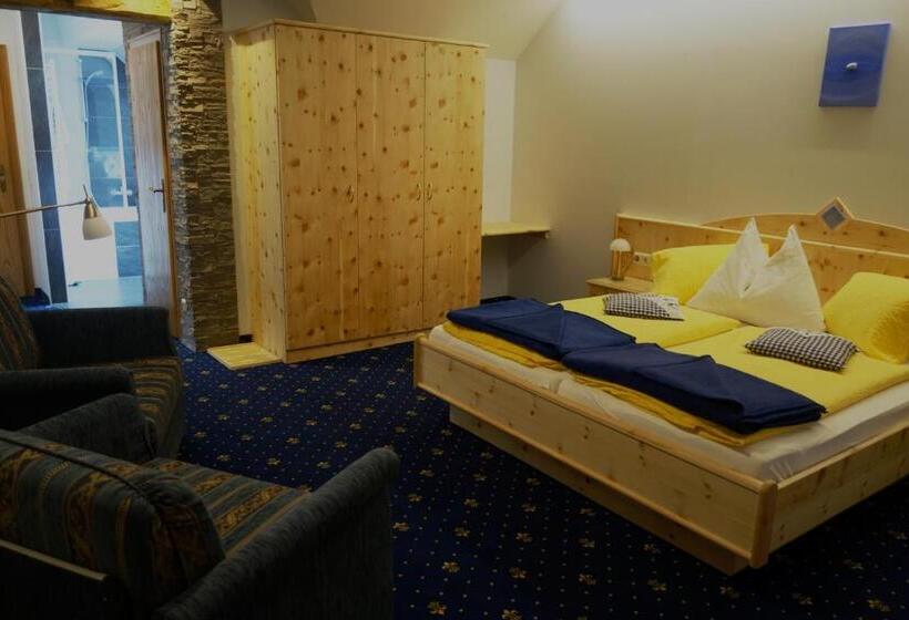 חדר דלוקס לארבעה, Edelsteinhotel Guniwirt