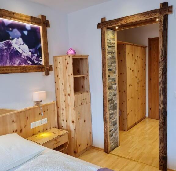 غرفة قياسية مزوَّدة بشُرفة, Edelsteinhotel Guniwirt