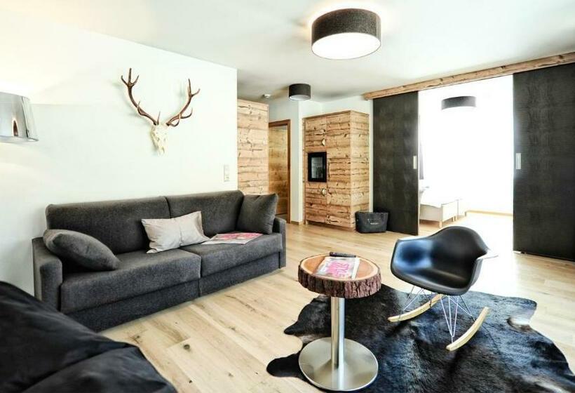 سوییت سوپریور, Alps Lodge