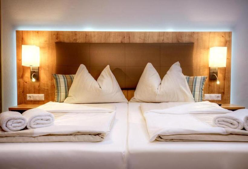 חדר סטנדרט לשלושה, Bergkristall