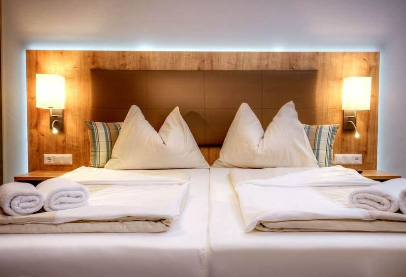 חדר סטנדרט לשלושה, Bergkristall