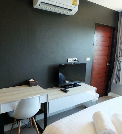 חדר קלאסי, C Chaam