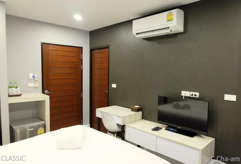 חדר קלאסי, C Chaam