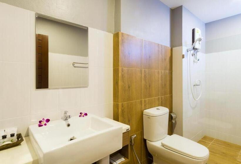 חדר דלוקס, C Chaam