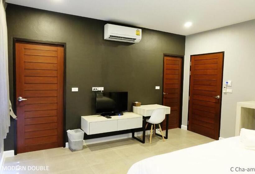 חדר דלוקס, C Chaam