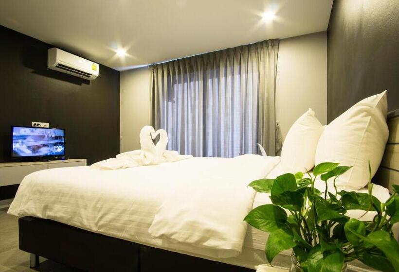 חדר דלוקס, C Chaam