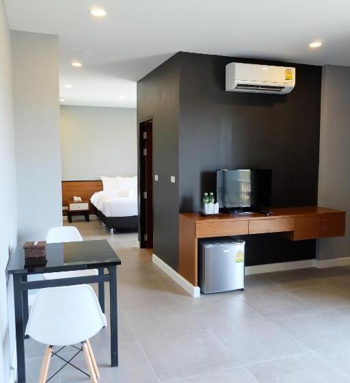 חדר משפחתי, C Chaam