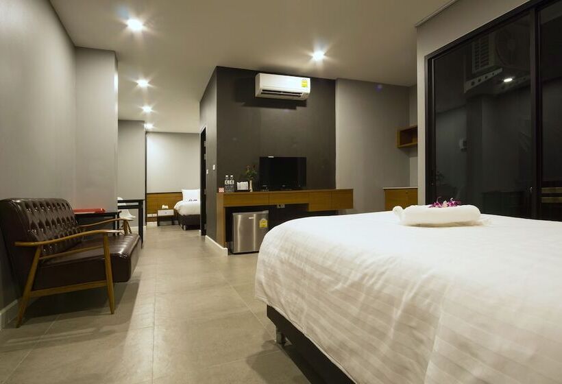 חדר דלוקס, C Chaam