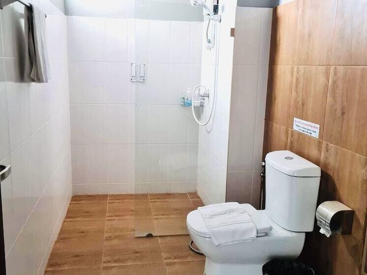 חדר קלאסי, C Chaam