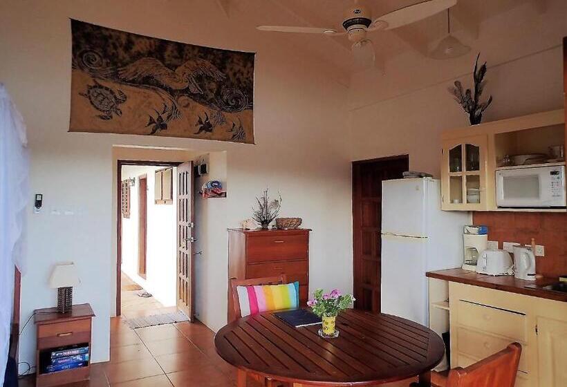 ویلای 3 خوابه, Two Bays Beach Villa Apartment And Studios
