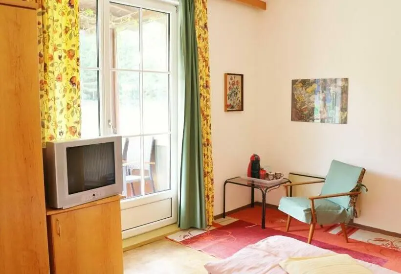 Perhehuone, Familienparadies Reichenhauser