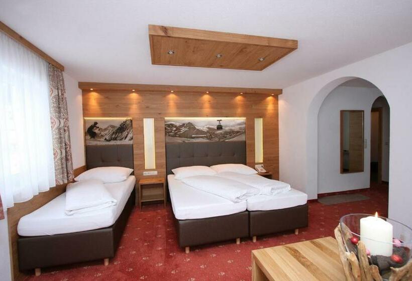 Camera Tripla Standard, Garni Corinna