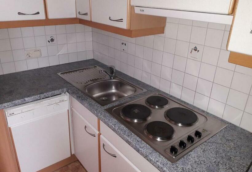 Appartamento 2 Camere da Letto, Garni Corinna