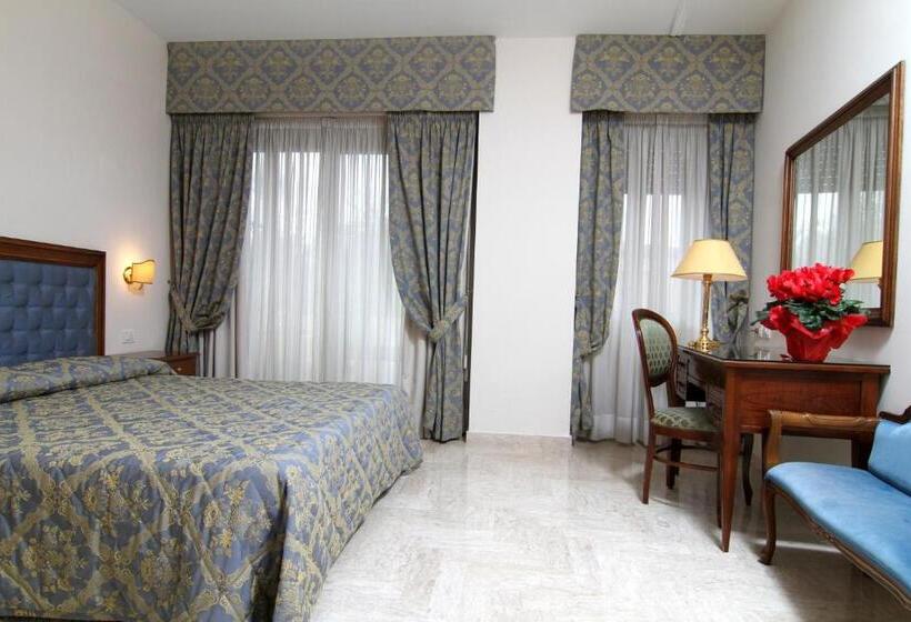 חדר סטנדרט, Mondial Park