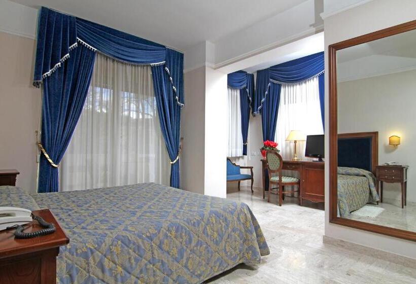 חדק דלוקס עם ג'קוזי, Mondial Park