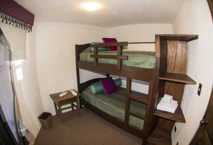 بنگله خانوادگی, Santo Cielo By Casa Santo Domingo