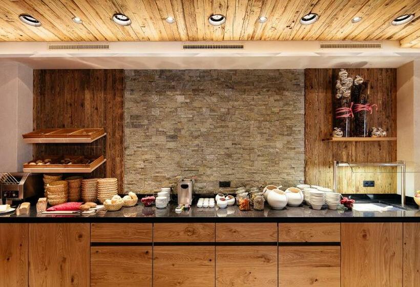 اتاق استاندارد یک نفره, Sedona Lodge